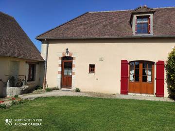 Gîte pour 5 personnes, avec terrasse dans Lorcy