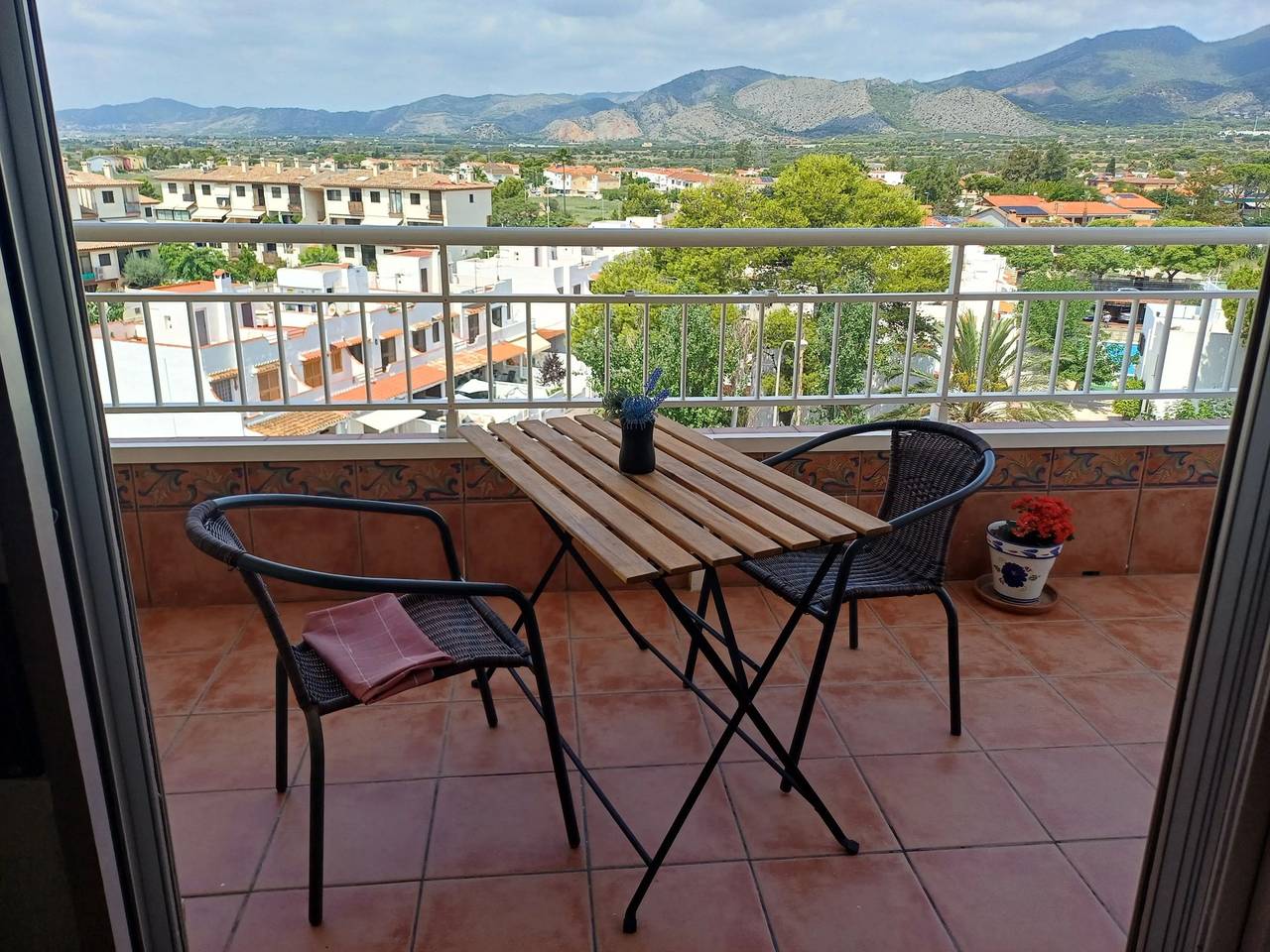 Apartamento entero, Apartamento espacioso en Benicàssim con vista a la montaña in Benicasim, Costa del Azahar
