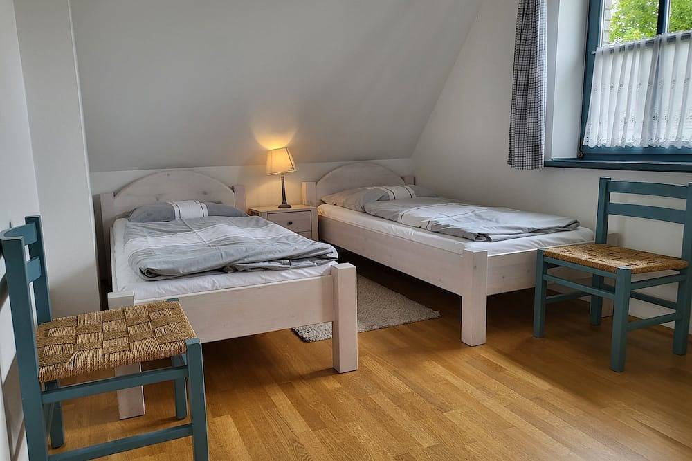 Ganze Wohnung, Haus Emil , Ferienwohnung im Obergeschoß in St. Peter-Bad, St. Peter-Ording
