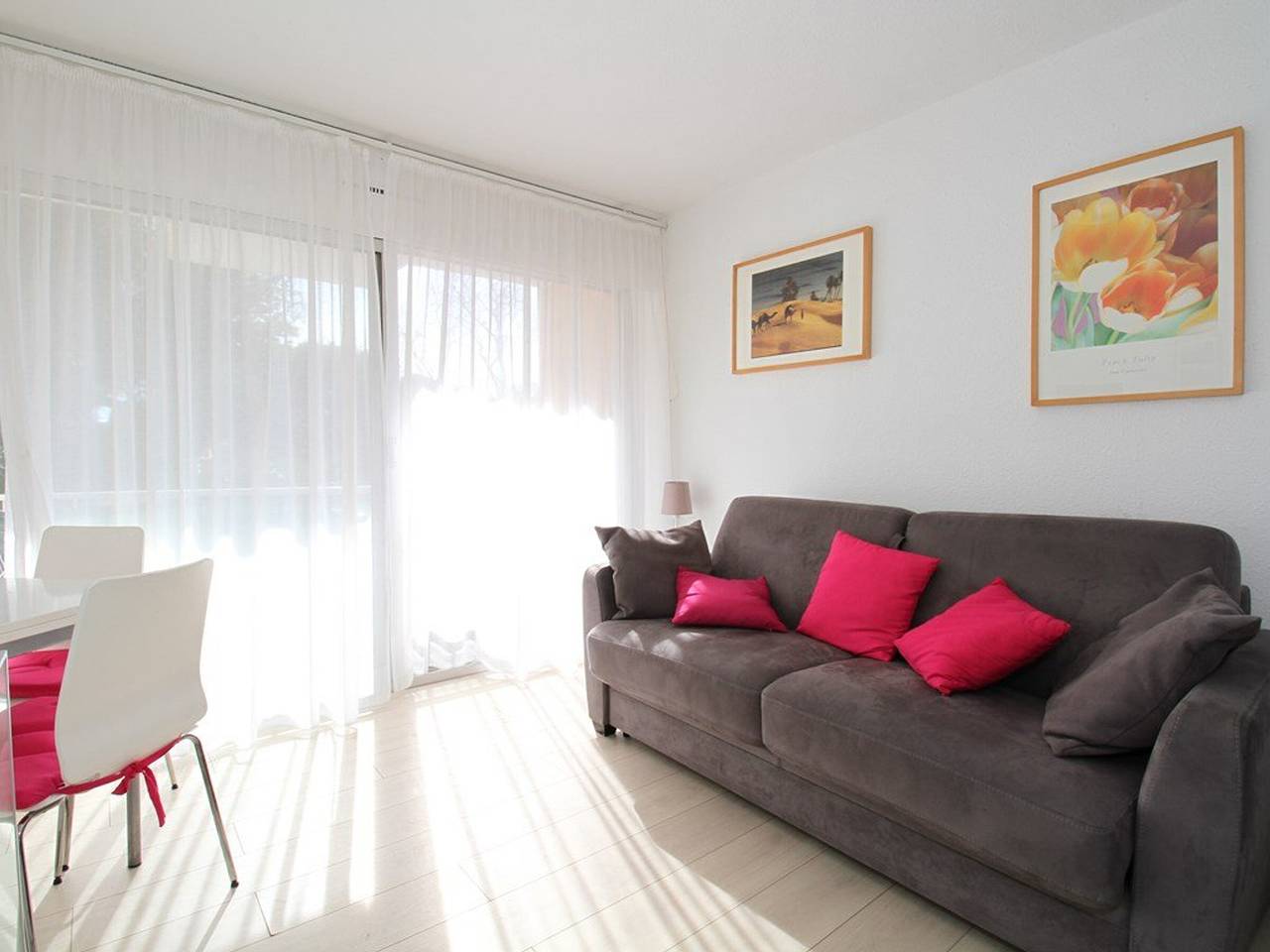 Studio entier, Studio Cosy avec Terrasse, Clim, Wifi et Parking, Proche Centre et Plage in Balaruc-les-Bains, Côte méditerranéenne (France)