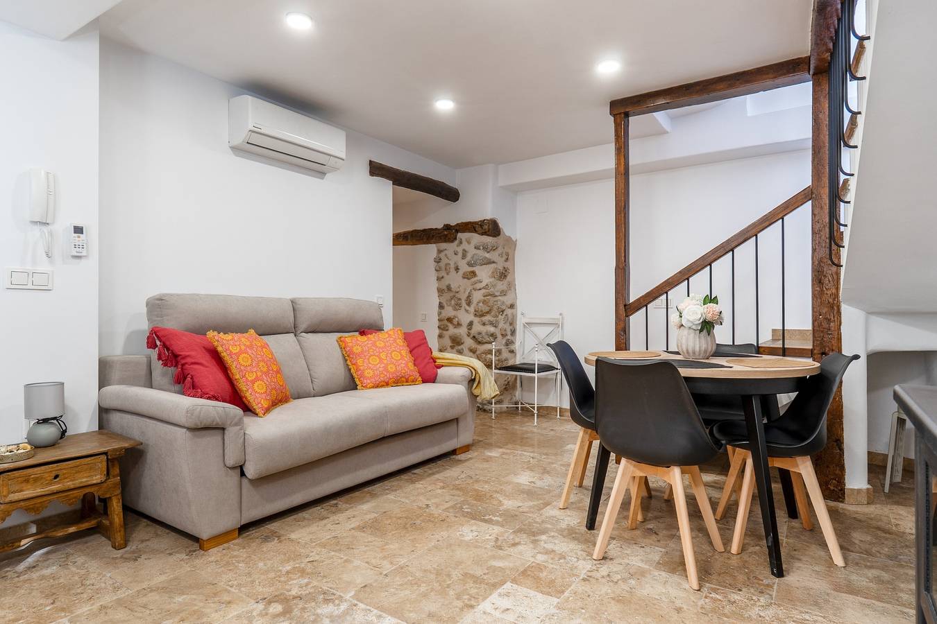 Apartamento entero, Chalet 'Las Casillas' con terraza privada, Wi-Fi y aire acondicionado in Entorno de Sierra Nevada, Güejar Sierra