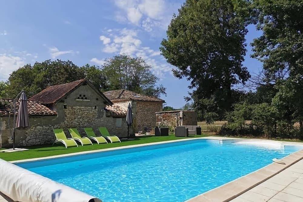 Traditional 2 Bedroom Stone Cottage, Wifi & Pool in Sw France in Douzains, Villeneuve-sur-Lot und Umgebung