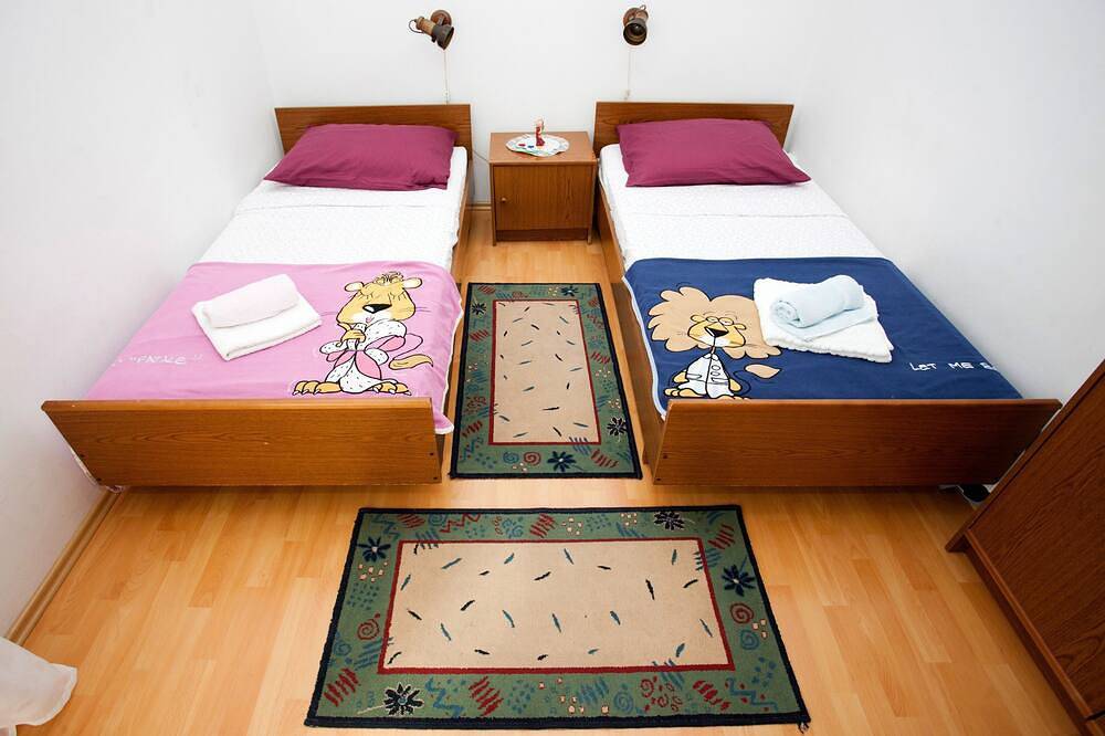 Ganze Wohnung, 2-Zimmer-Ferienwohnung mit Terrasse und Meerblick Promajna, Makarska (A-2588-b) in Promajna, Makarska Riviera