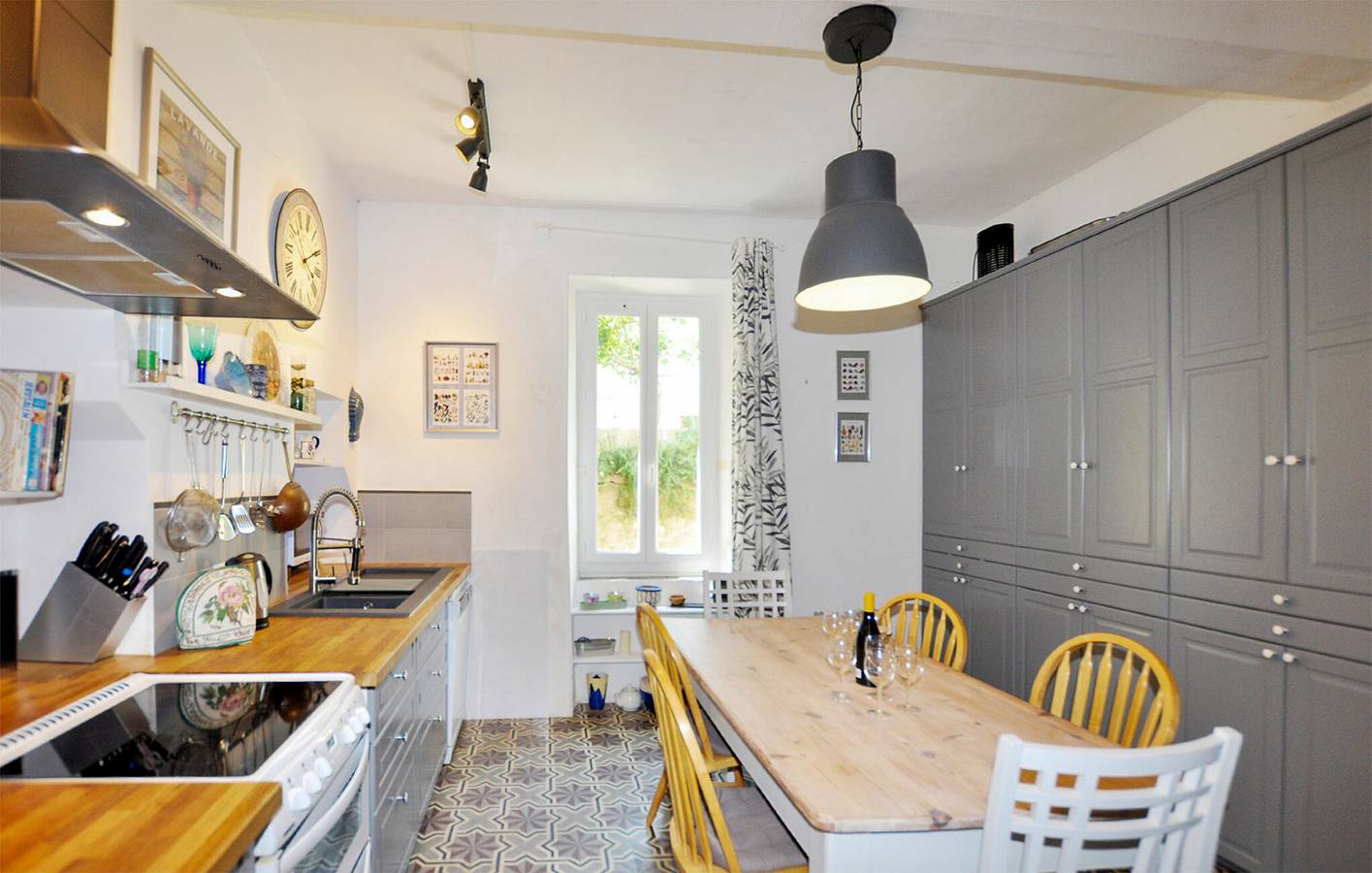 Gemütliches Apartment mit Pool & Terrasse | Parkplatz | WiFi | Nähe Stadtzentrum in Thézan-des-Corbières, Mittelmeerküste (Frankreich)