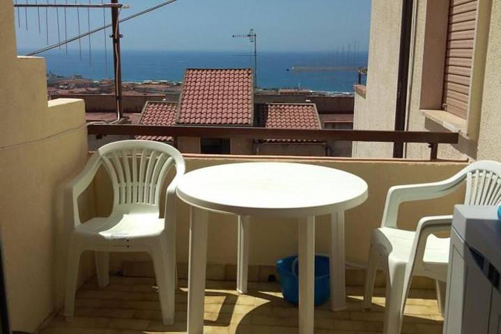 Gîte pour 4 personnes, avec Balcon ainsi que Terrasse et Vue à Scalea - 2