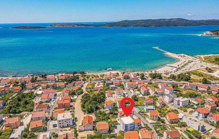 Gîte pour 4 personnes, avec jardin à Šibenik