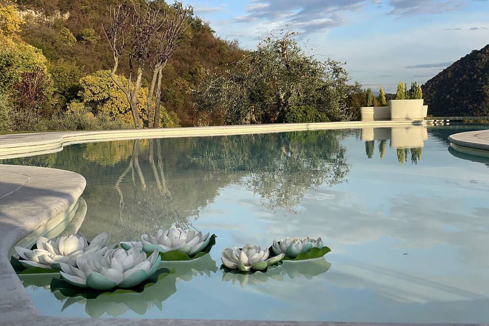 A chalet w/pool 10 km from Lake Garda Cir: in Gavardo, Gardasee-Berge