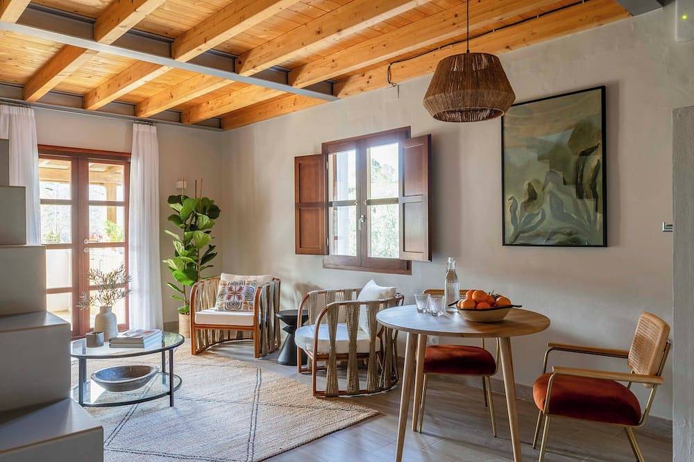9 bedroom boutique spa hotel for exclusive use. in Alcalalí, Costa Blanca