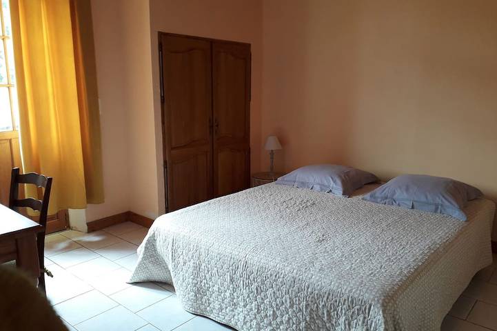 Gîte pour 10 personnes, avec jardin, animaux acceptés à Saint-Amand-de-Coly - 2