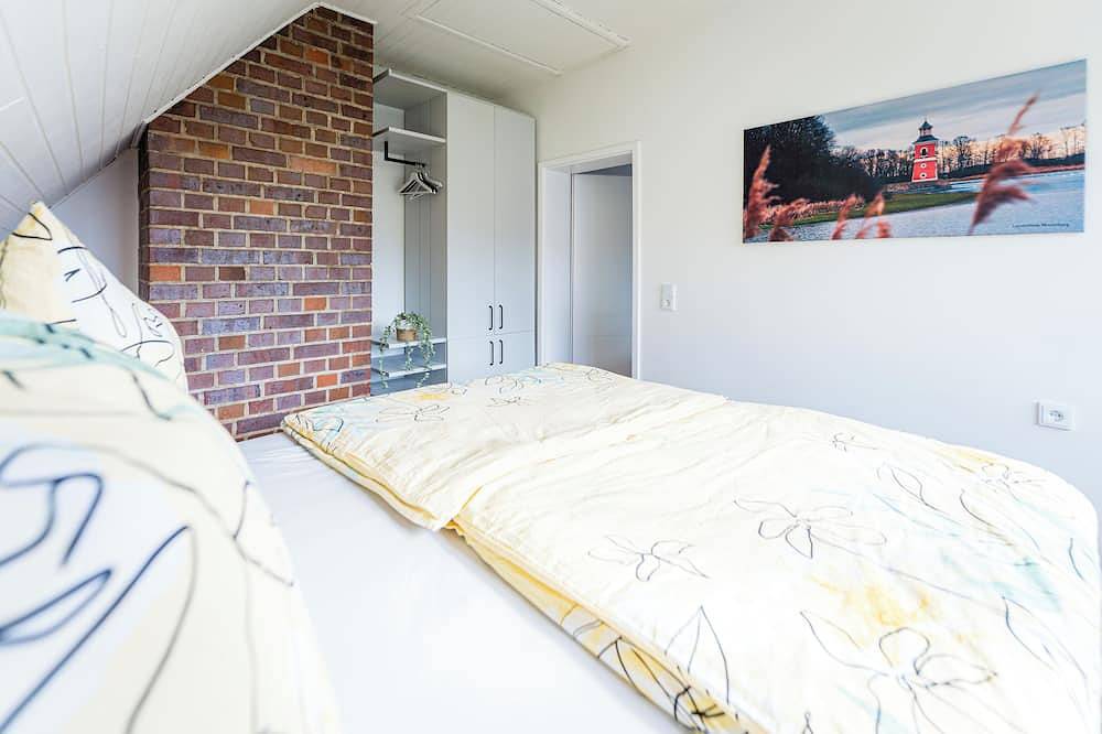 Ganze Wohnung, \"Ferienwohnung Augustus\" in Radebeul, für 4 Gäste, 75m², mit Terrasse und Kamin in Radebeul, Meißen Region