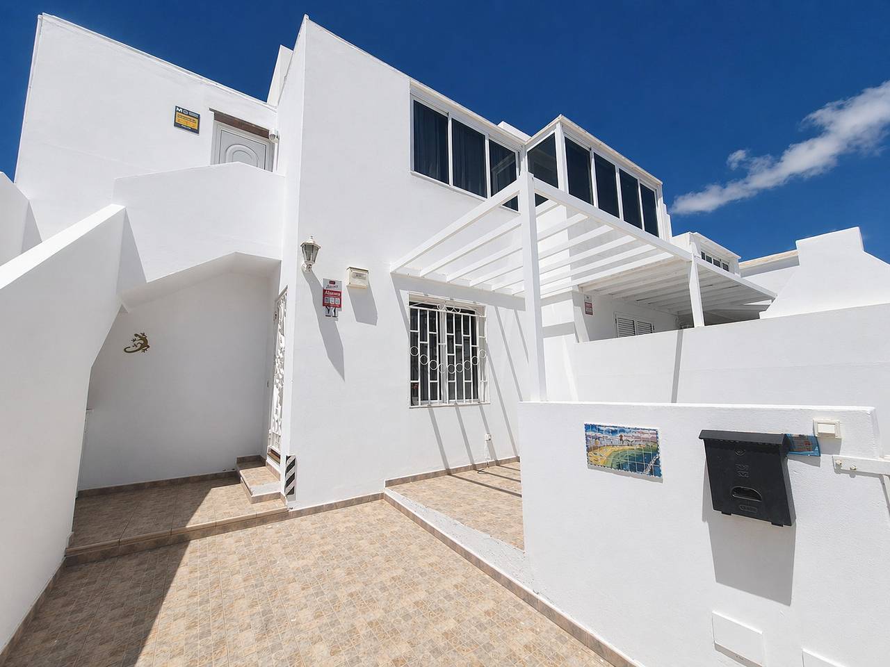 Apartamento entero, Casa Donna - Dos habitaciones, wifi y patio en Pla in Playa Honda, San Bartolomé