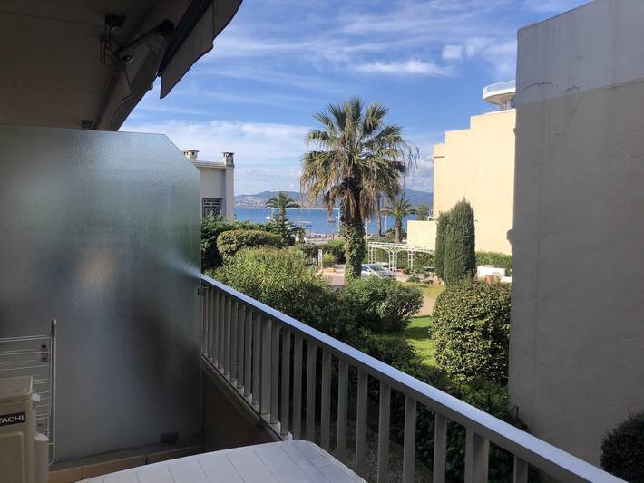 Gîte pour 3 personnes, avec balcon dans Plage Veillat Saint Raphael