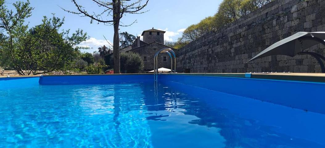 Chambre d’hôte pour 4 personnes, avec jardin ainsi que vue et piscine, animaux acceptés