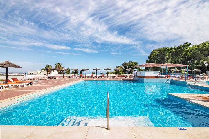 Studio voor 4 personen, met Tuin en Kinderzwembad in Albufeira
