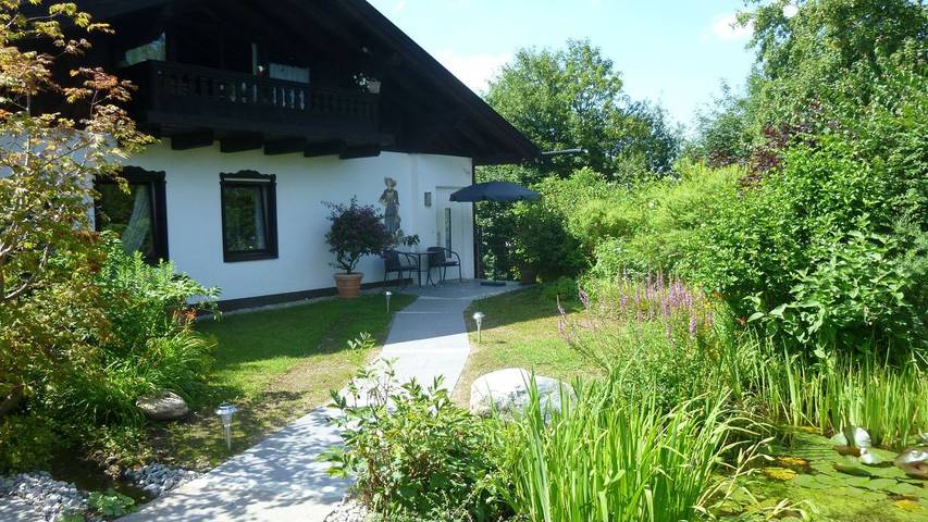 Ferienwohnung für 2 Personen, mit Terrasse und Garten in Chieming
