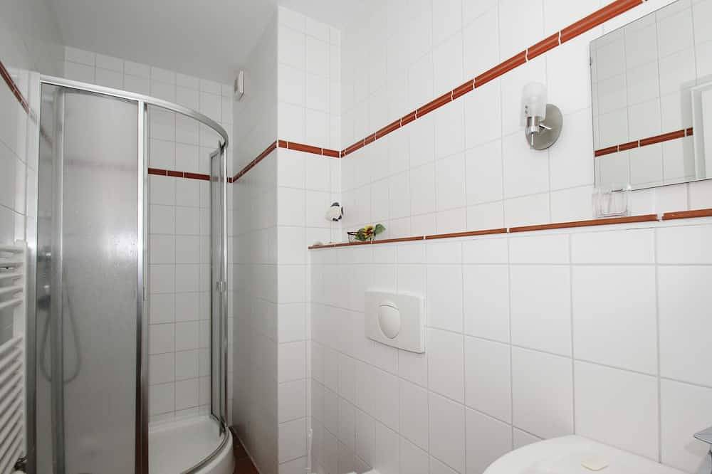 Ganze Wohnung, Ferienwohnung-Einfach-Eigenes Badezimmer-Wg8 in Groß Zicker, Mönchgut