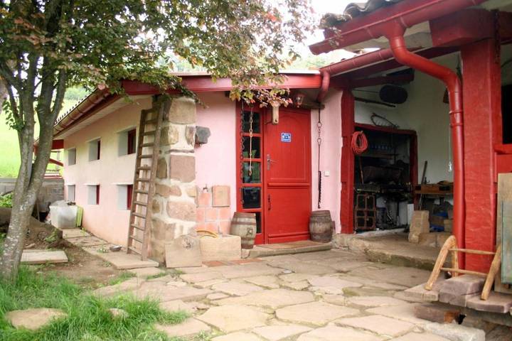 Hôtel pour 2 personnes, avec vue et jardin à Uhart-Cize - 4