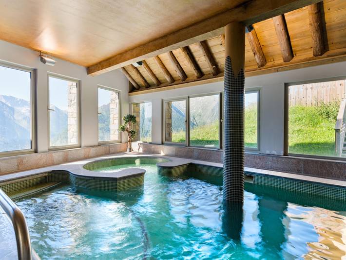 Chalet pour 6 personnes, avec jacuzzi et sauna ainsi que balcon et piscine, animaux acceptés à Saint-Lary-Soulan - 2