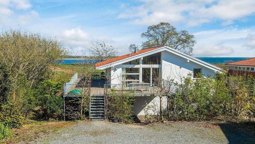 Ferienhaus für 13 Personen, mit Terrasse und Sauna sowie Pool und Whirlpool, mit Haustier in Årøsund
