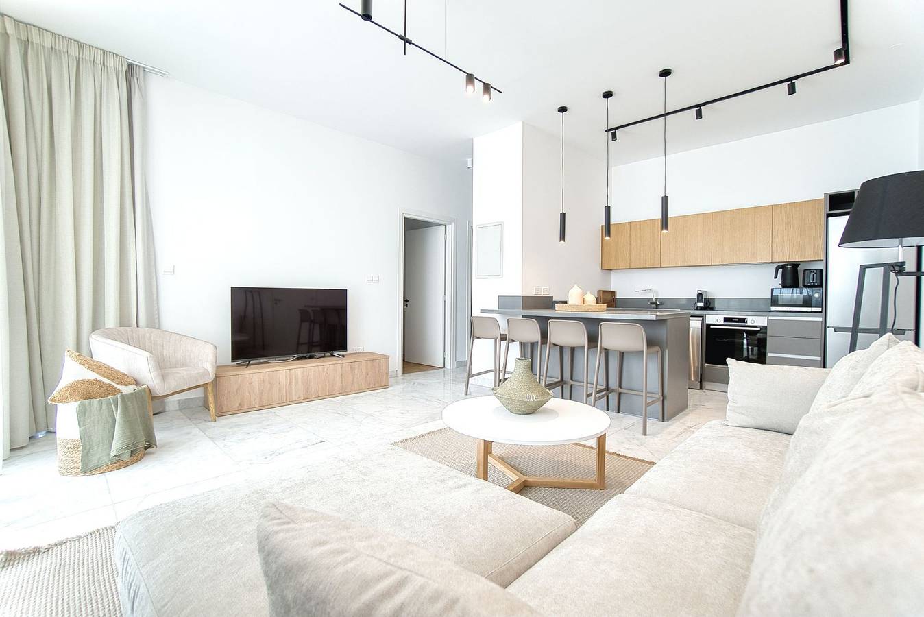 Entire apartment, Prestige 401 2 Bed in Pafos in Paphos, South Cyprus