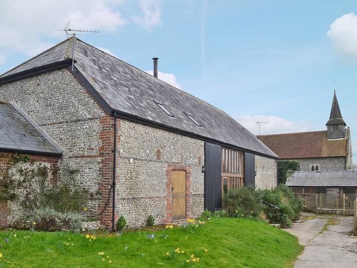 Cottage for 8 people, with garden, with pets in West Sussex
