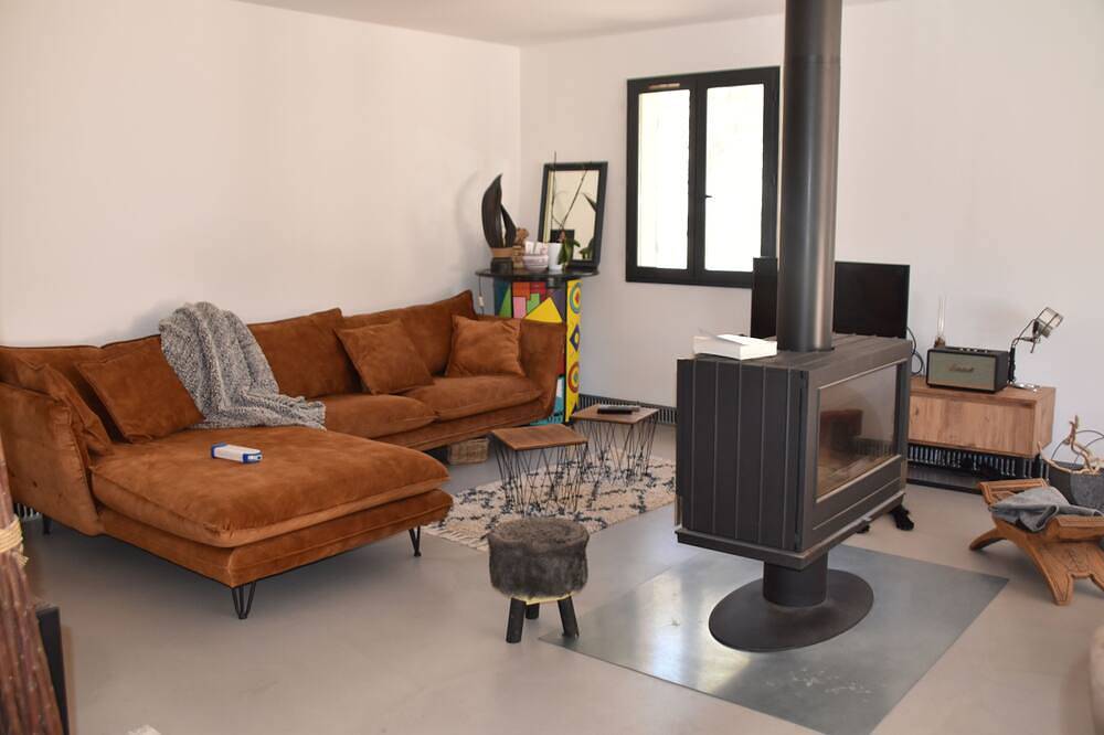 New: magnificent independent villa with swimming pool Cote d'Azur in Rocbaron, Côte méditerranéenne (France)