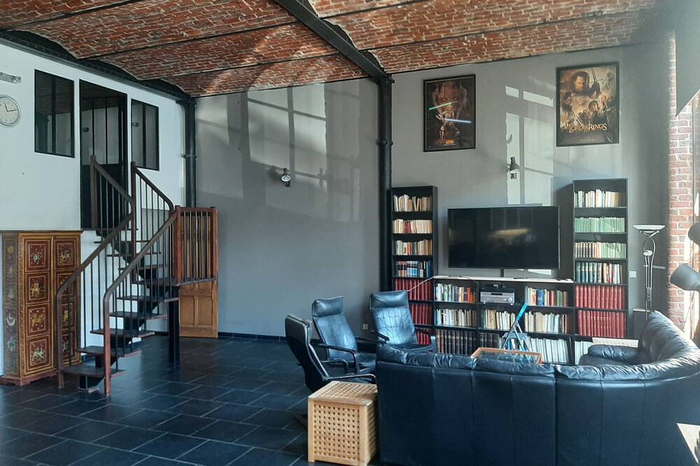 Appartement entier, Luxury Loft in Lille-Tourcoing for 2-6 guests in Tourcoing, Région de Lille