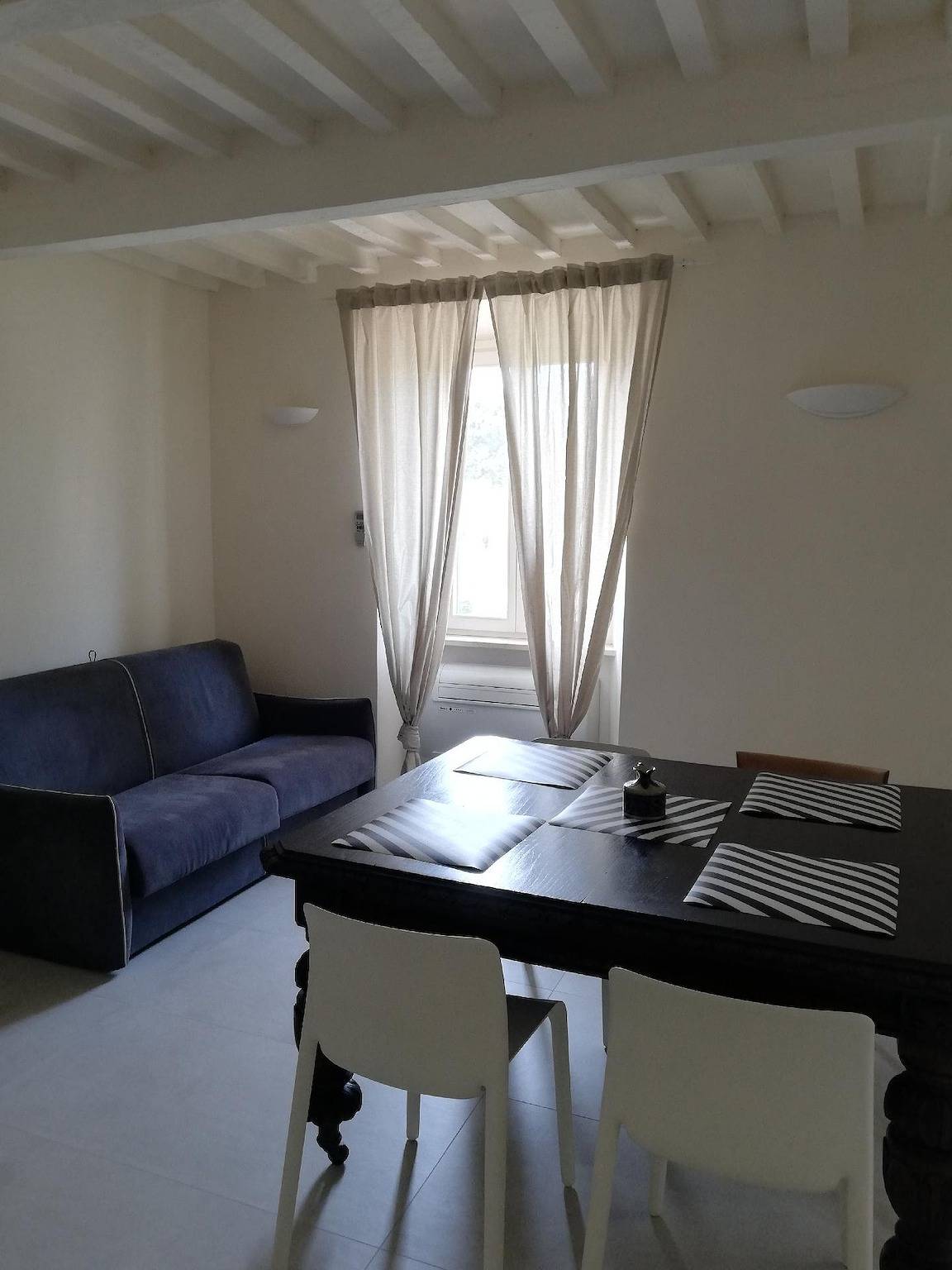 Entire holiday apartment, Two-room apartment with beautiful canal view in Livorno, Etruscan Coast