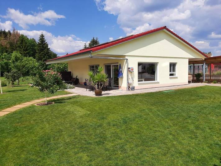 Ferienhaus für 4 Personen, mit Terrasse und Garten sowie Ausblick