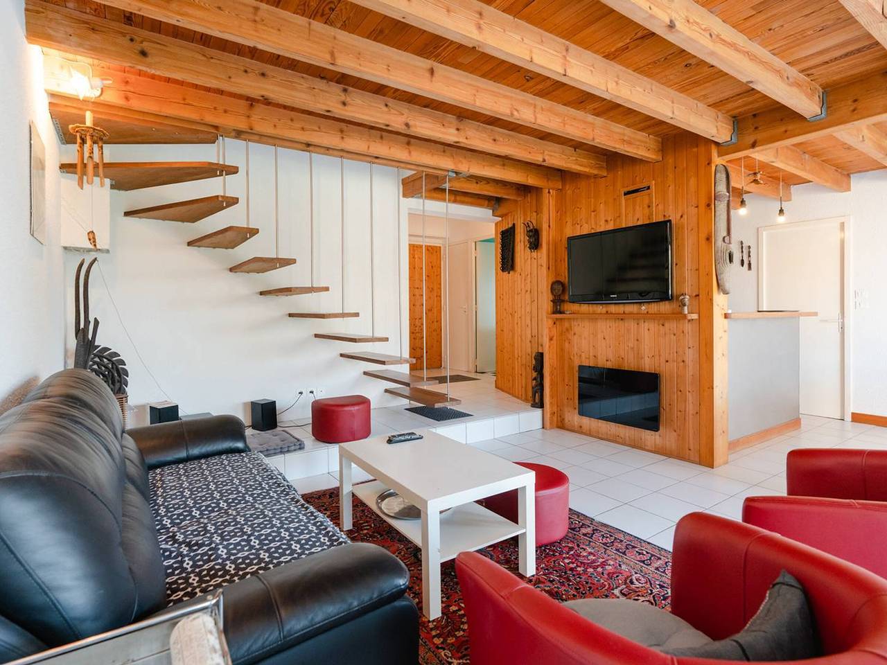 Spacious Family Villa in Gruissan with Garden, A/C, Near Beaches & Activities, Sleeps 8 in Gruissan (Ville), Gruissan
