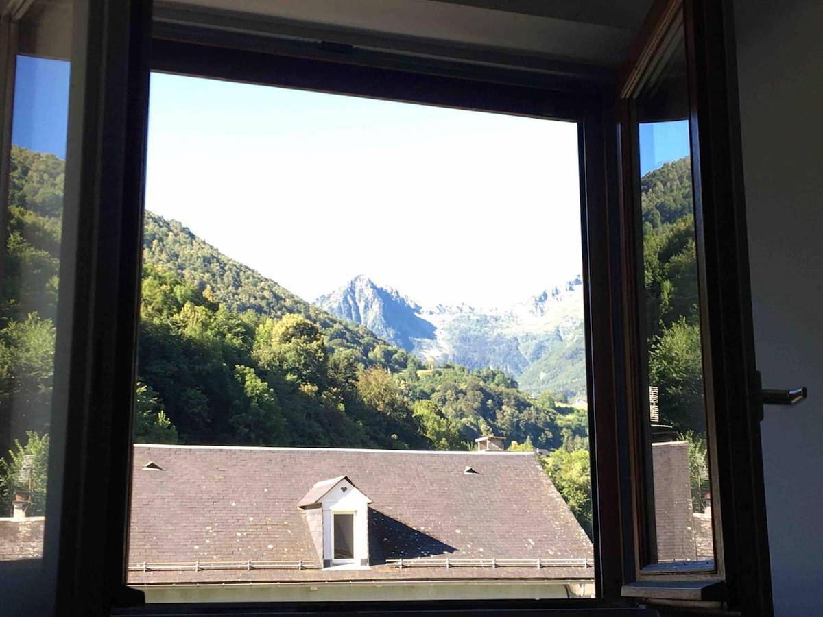 Appartement entier, One-Bedroom Apartment in Esterre, Parc national des Pyrénées