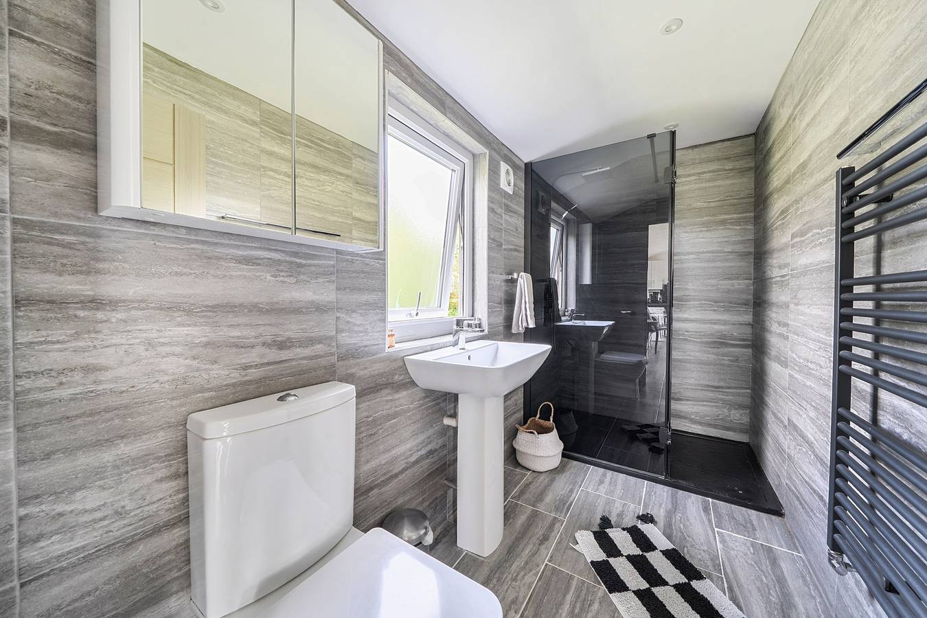 Romantic Hot Tub Lodge , Stunning Views in Pembrokeshire