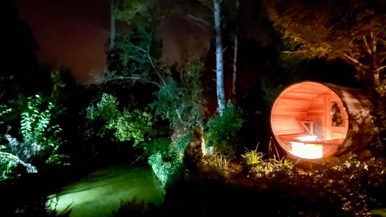 L'Autre Paradis-Piscines naturelles-Plages-Jardin enchanté-Sauna in Poligny (Seine-et-Marne), Seine-et-Marne