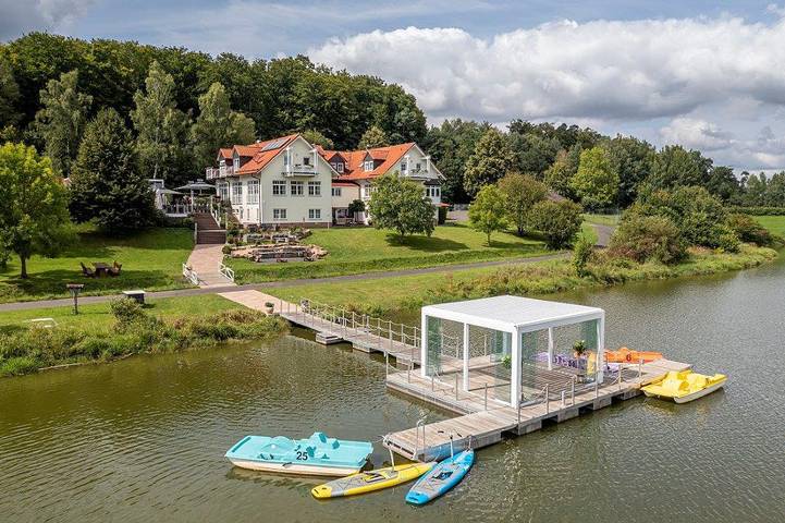 Lakeside Resort Michaela - Camping-car-Premium-Nasszelle-Seeblick-Wohnmobil-Stellplatz in Antrifttal, Vogelsberg Region