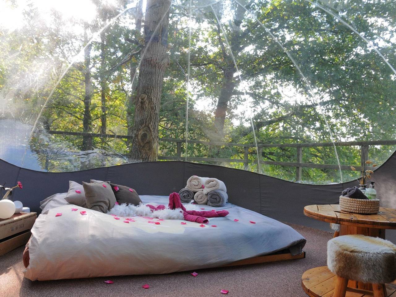 Tentlodge met terras in Érezée, Provincie Luxemburg