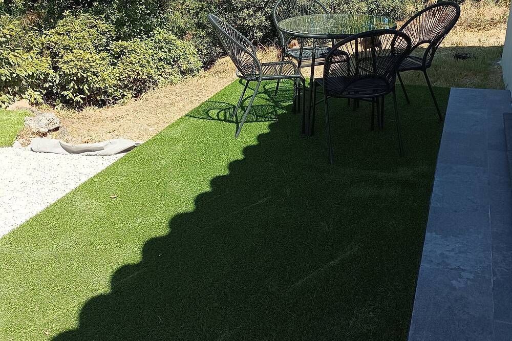 Apartamento entero, New 2-room house in property annex in Green Provence in Forcalqueiret, Región Brignoles