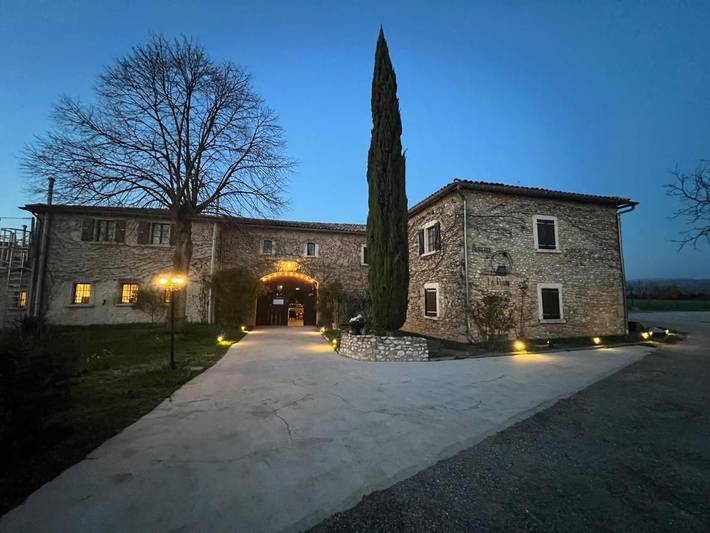 Hôtel pour 2 personnes, avec vue ainsi que piscine et jardin à Chabrillan - 4