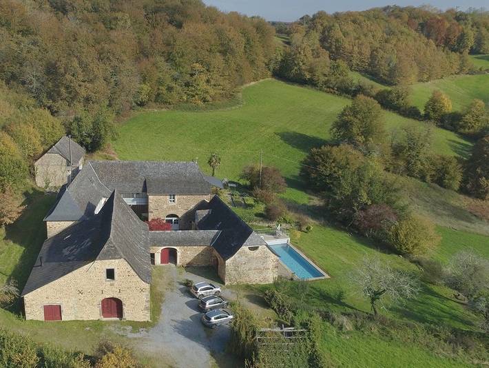 Cottage pour 4 personnes, avec jardin et piscine à Ledeuix