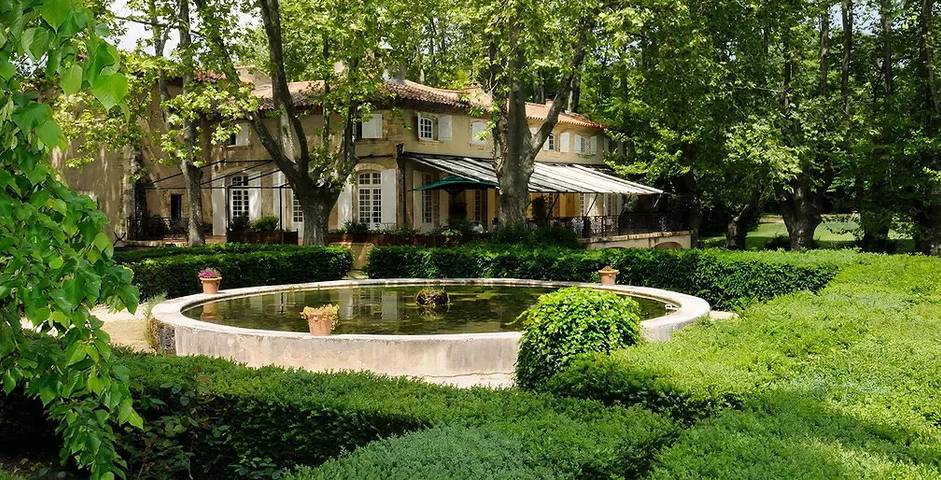 Klassisches Zweibettzimmer in Mallemort, Arles und Umgebung