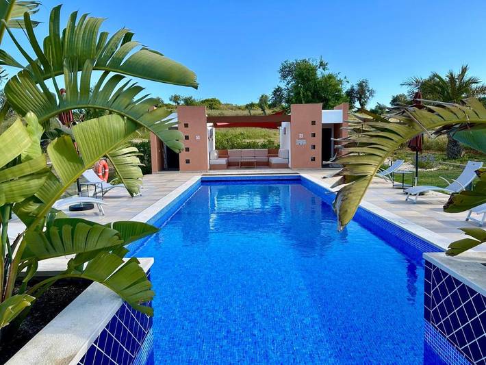 Maison d’hôte pour 4 personnes, avec vue ainsi que piscine et jardin à Lagoa