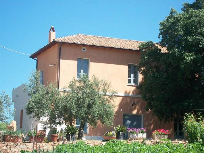 Appartamento per 4 persone, con Balcone e Giardino nonché Panorama a Lanusei