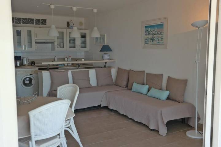 Gîte pour 5 personnes, avec vue et terrasse dans Le Vieux Phare Du Grau Du Roi - 4