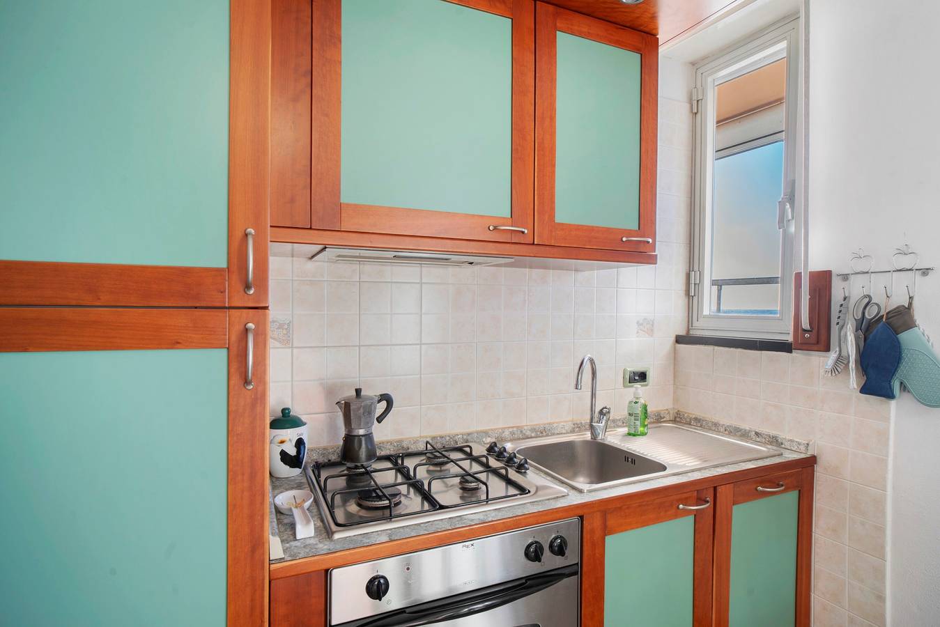Apartamento entero, Apartamento 'Cadorna Fronte Mare' con vistas al mar, Wi-Fi y aire acondicionado in Alassio, Riviera di Ponente