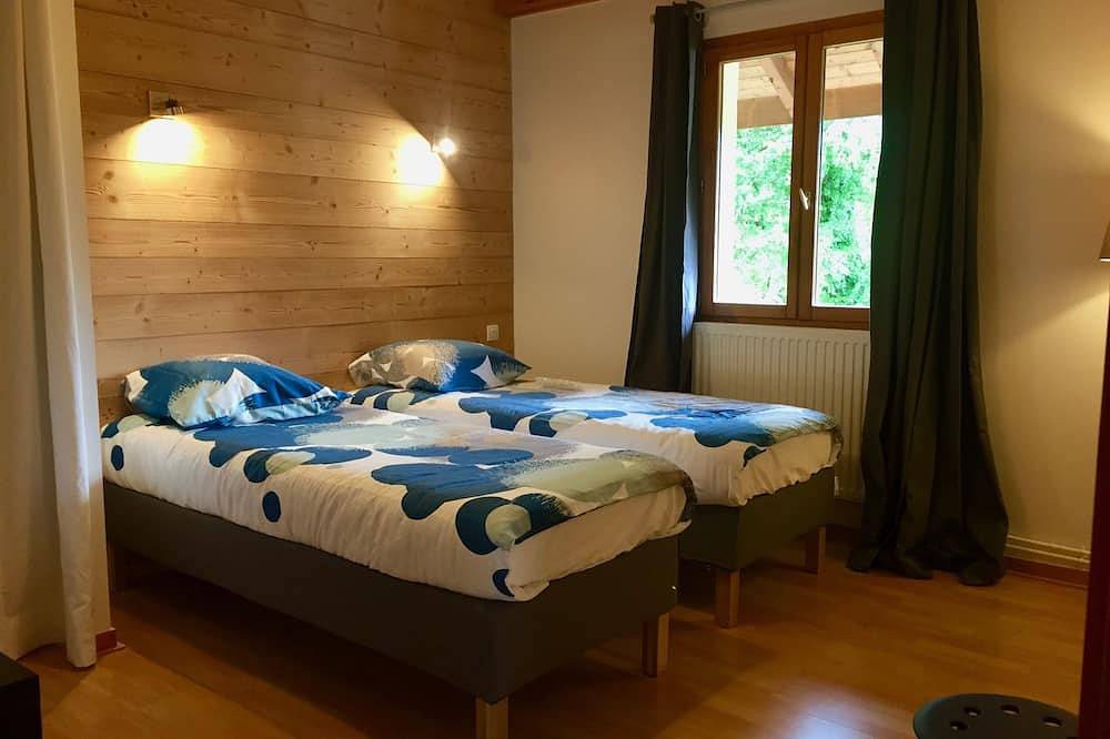 Apartamento entero, Amplio apartamento en el primer piso en el lago de Annecy in Lathuile, Parque natural regional del Macizo de Bauges