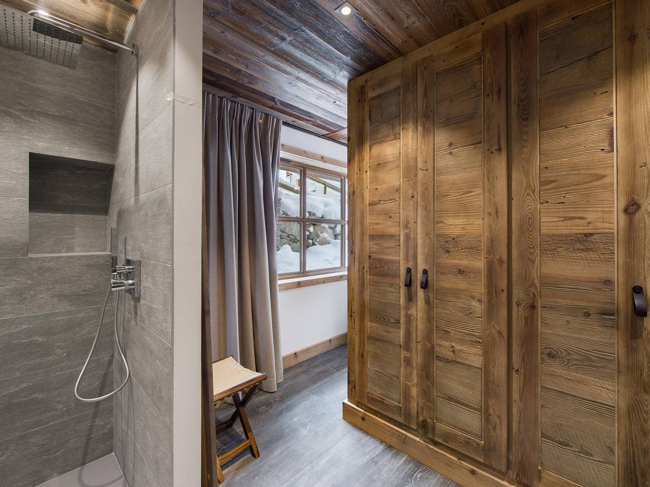 Geheel appartement, Large duplex for 14 in Méribel, with sauna in Meribel Village, Courchevel