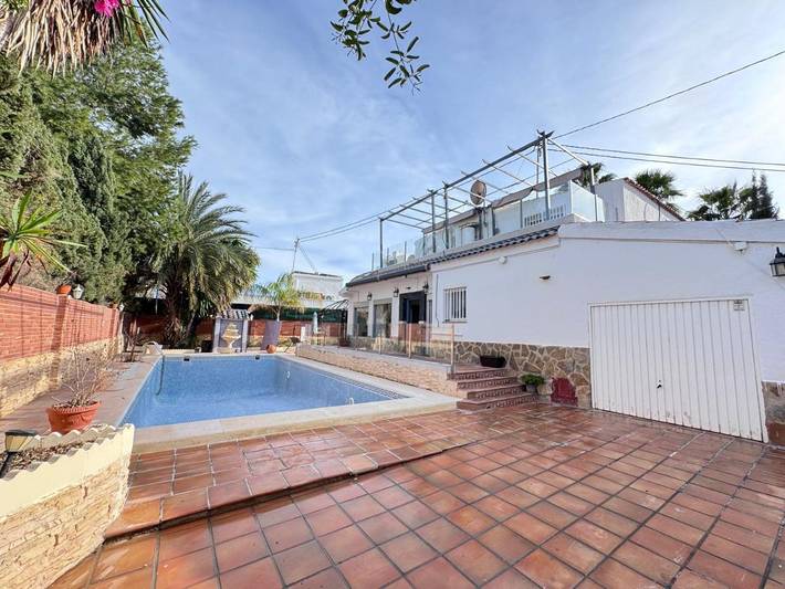 Villa pour 17 personnes, avec piscine ainsi que vue et terrasse, animaux acceptés à El Campello - 3