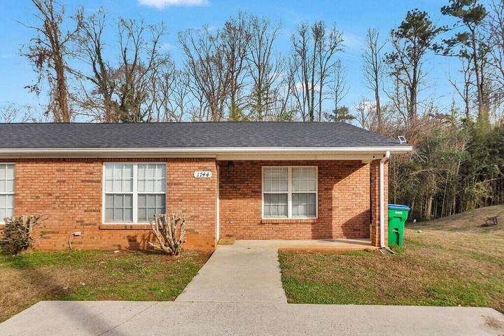 Villa for 4 people, with yard and balcony, with pets in Georgia