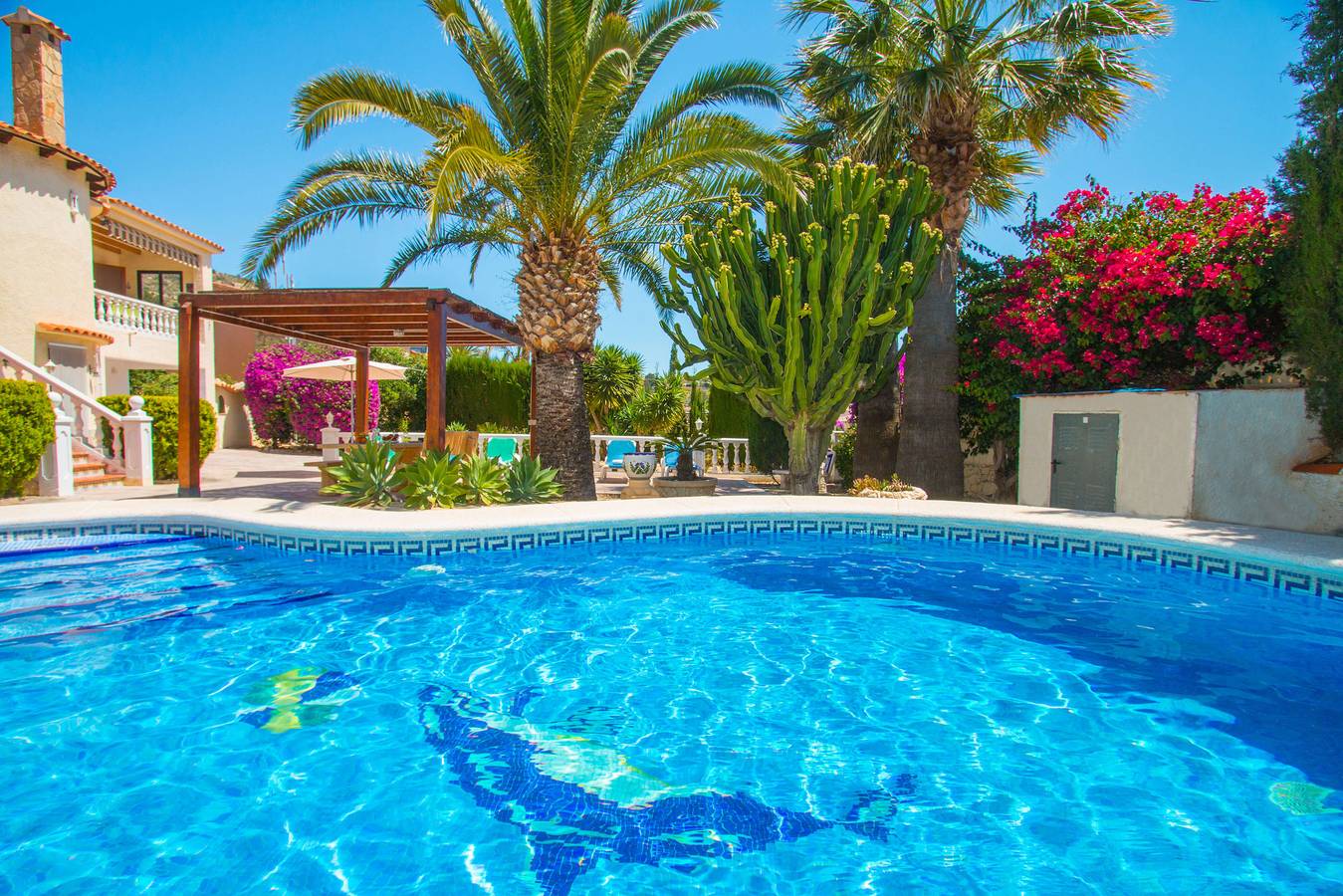 Villa Erik - Plusholidays in Calpe, Costa Blanca