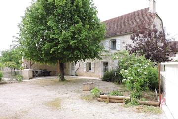 Gîte pour 8 personnes, avec jardin à Pinsac