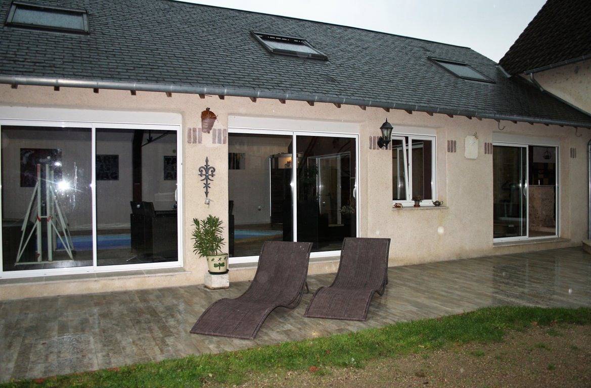 Appartement entier, Gîte "Le Castanéen" piscine intérieure in Chitenay, Région de Blois